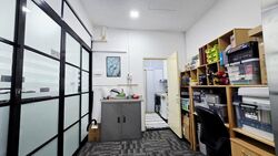 Lowland Garden (D19), Shop House #593655011